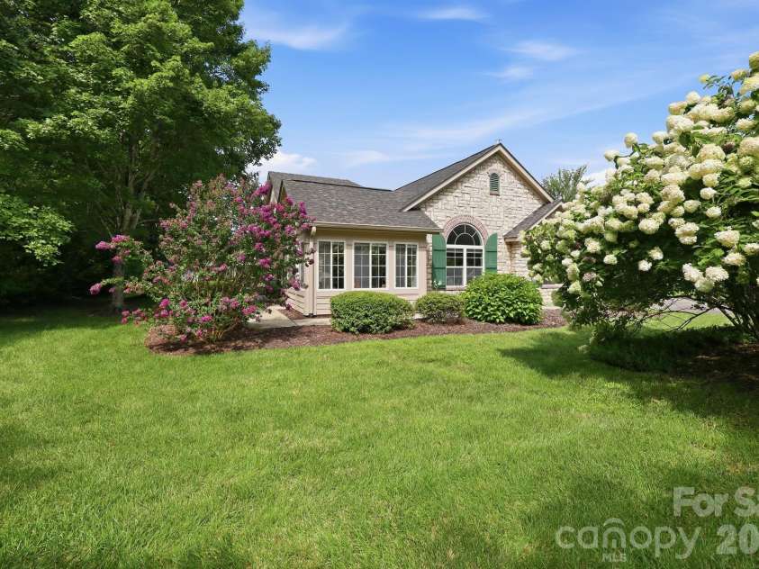 100 Mountain Meadow Circle, Weaverville, NC 28787.  MLS# CAR4413664, YatesRealty ID 47942. 