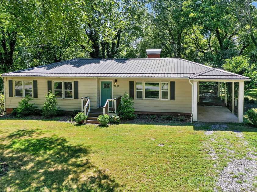 7257 Sherrills Ford Road, Sherrills Ford, NC 28673.  MLS# CAR4415812, YatesRealty ID 47943. Front with 1 car garage