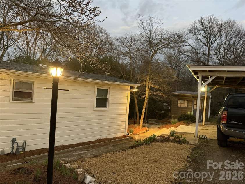 209 Auten Circle, Mount Holly, NC 28120.  MLS# CAR4414320, YatesRealty ID 47945. Lamp post has a on/off switch