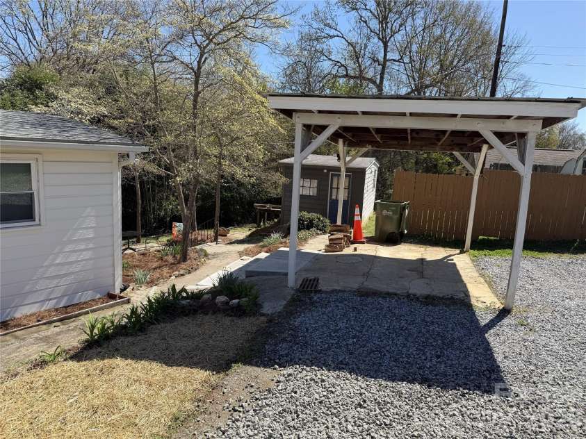 209 Auten Circle, Mount Holly, NC 28120.  MLS# CAR4414320, YatesRealty ID 47945. Single carport