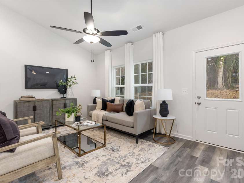 8814 Moores Chapel Road, Charlotte, NC 28214.  MLS# CAR4413261, YatesRealty ID 47949. Representation