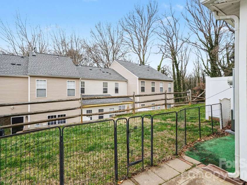 5518 Santeelah Court, Charlotte, NC 28217.  MLS# CAR4354218, YatesRealty ID 4795. 