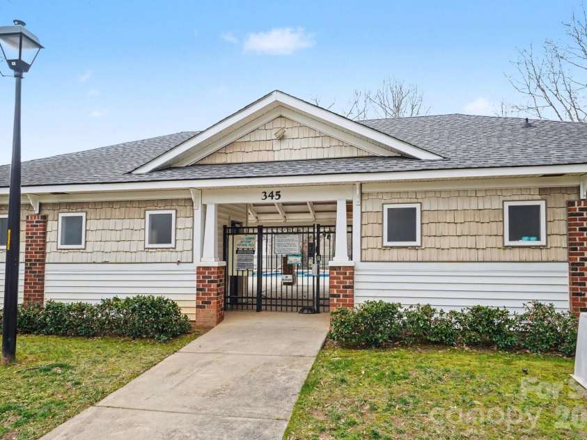 5518 Santeelah Court, Charlotte, NC 28217.  MLS# CAR4354218, YatesRealty ID 4795. 