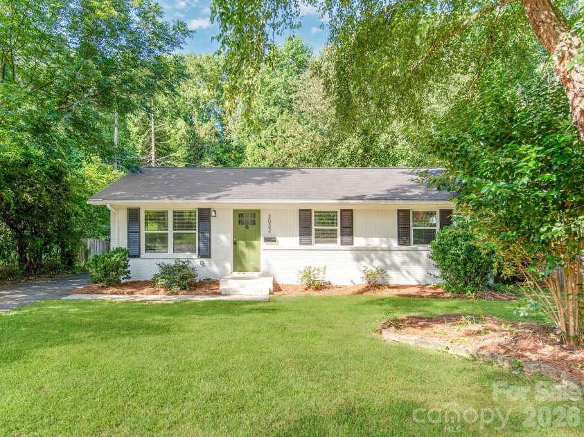 3032 Edsel Place, Charlotte, NC 28205.  MLS# CAR4413489, YatesRealty ID 47950. 