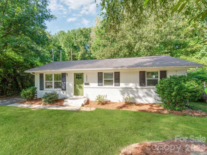 3032 Edsel Place, Charlotte, NC 28205.  MLS# CAR4413489, YatesRealty ID 47950. 