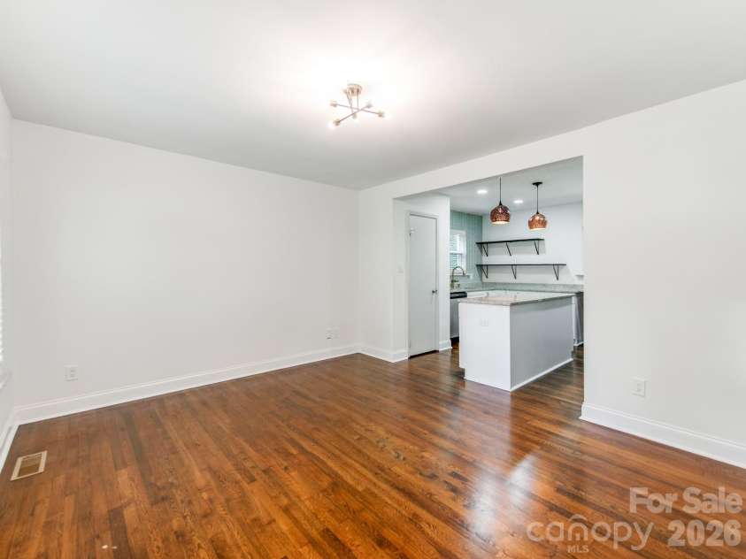 3032 Edsel Place, Charlotte, NC 28205.  MLS# CAR4413489, YatesRealty ID 47950. 
