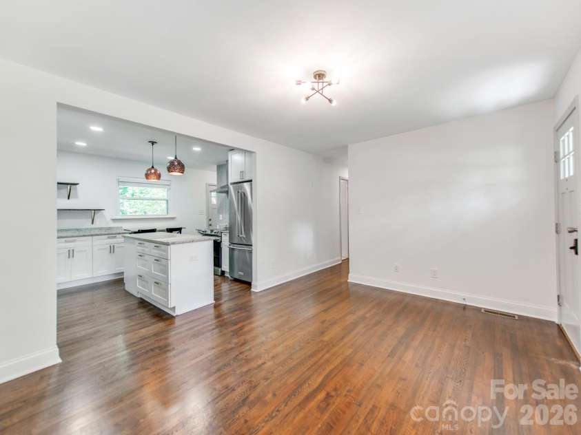 3032 Edsel Place, Charlotte, NC 28205.  MLS# CAR4413489, YatesRealty ID 47950. 