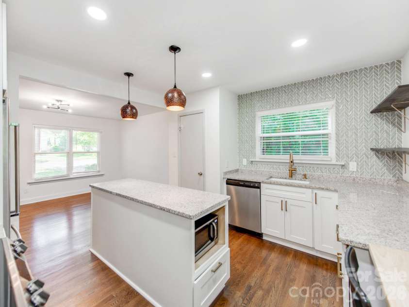3032 Edsel Place, Charlotte, NC 28205.  MLS# CAR4413489, YatesRealty ID 47950. 