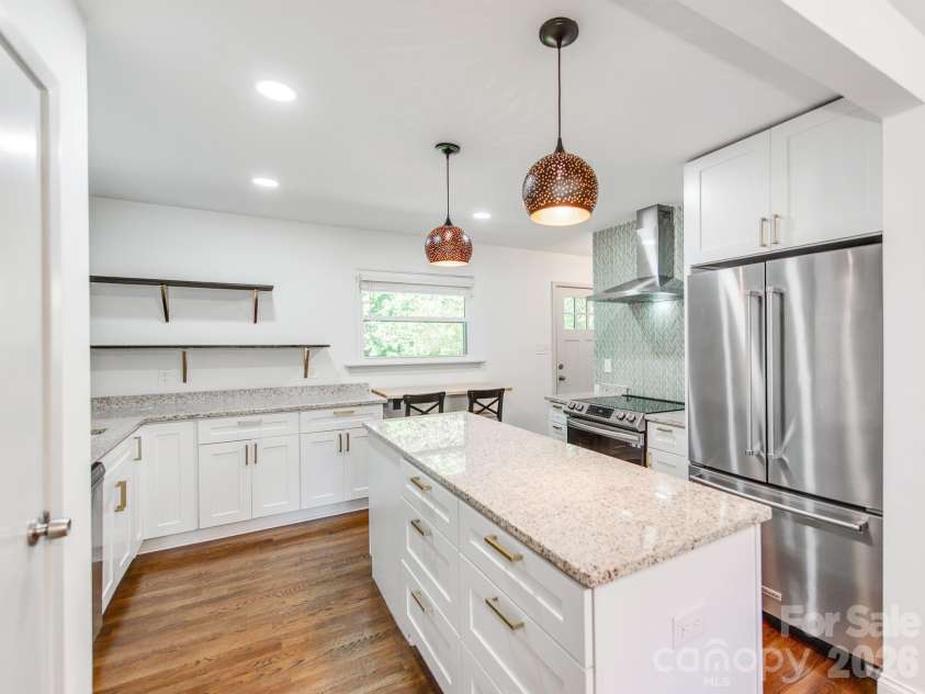 3032 Edsel Place, Charlotte, NC 28205.  MLS# CAR4413489, YatesRealty ID 47950. 