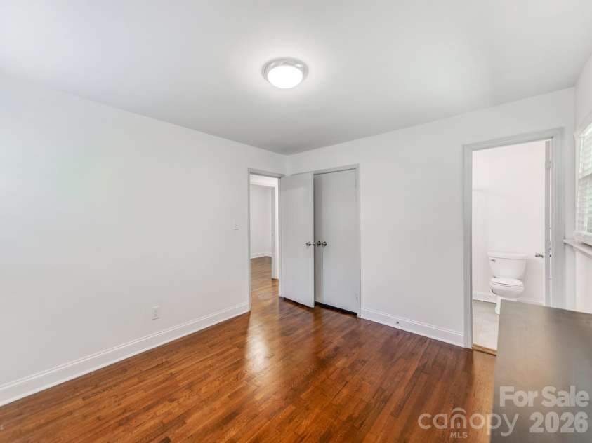 3032 Edsel Place, Charlotte, NC 28205.  MLS# CAR4413489, YatesRealty ID 47950. 