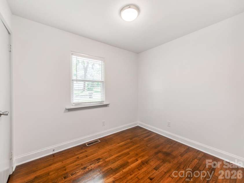 3032 Edsel Place, Charlotte, NC 28205.  MLS# CAR4413489, YatesRealty ID 47950. 