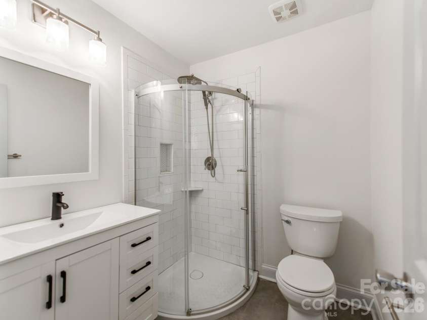 3032 Edsel Place, Charlotte, NC 28205.  MLS# CAR4413489, YatesRealty ID 47950. 