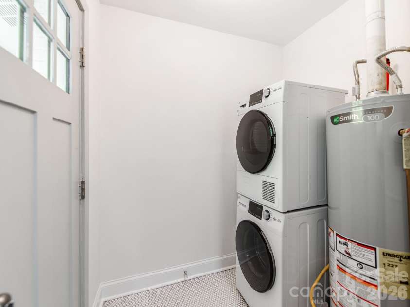 3032 Edsel Place, Charlotte, NC 28205.  MLS# CAR4413489, YatesRealty ID 47950. 