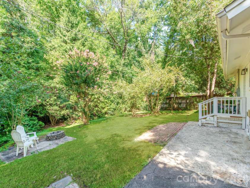 3032 Edsel Place, Charlotte, NC 28205.  MLS# CAR4413489, YatesRealty ID 47950. 