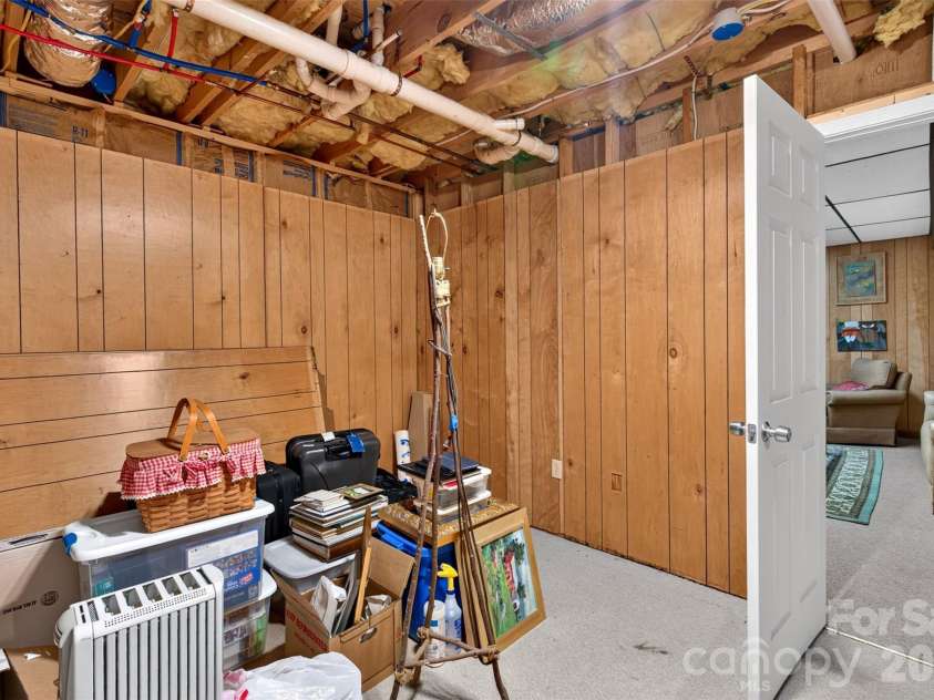 42 Timothy Lane, Candler, NC 28715.  MLS# CAR4419868, YatesRealty ID 47953. Additional storage room