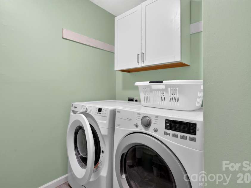 42 Timothy Lane, Candler, NC 28715.  MLS# CAR4419868, YatesRealty ID 47953. Washer & Dryer convey