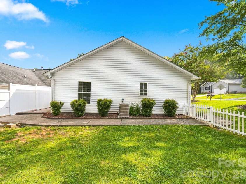 803 Whetstone Place, Conover, NC 28613.  MLS# CAR4419841, YatesRealty ID 47956. 
