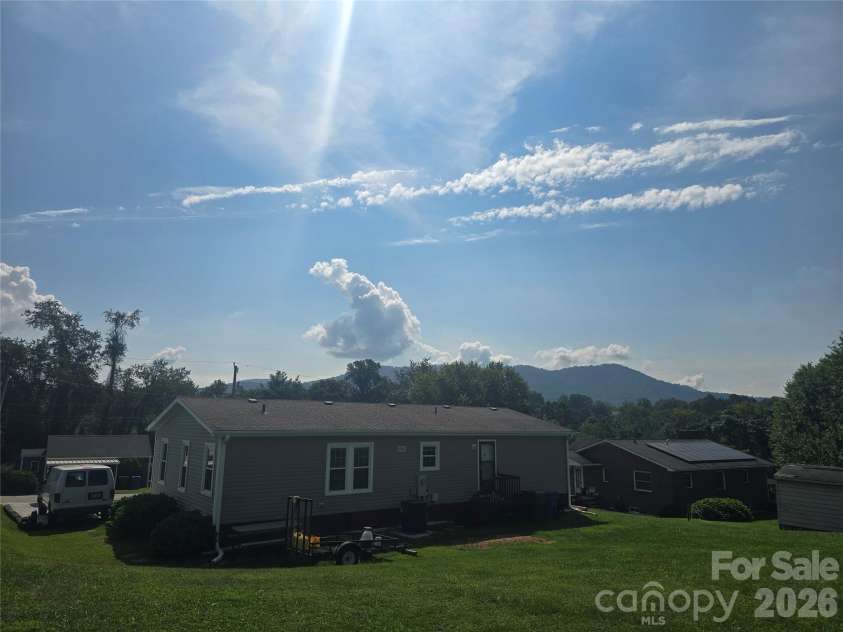10 Brad Street, Asheville, NC 28803.  MLS# CAR4419849, YatesRealty ID 47957. 