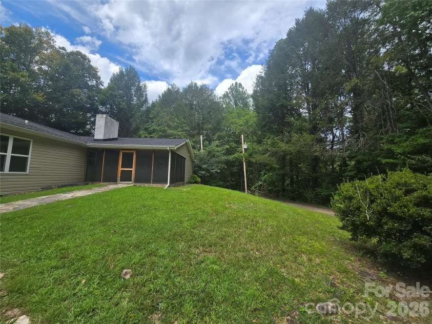 182 US 221 Business Extension, Marion, NC 28752.  MLS# CAR4419854, YatesRealty ID 47959. 
