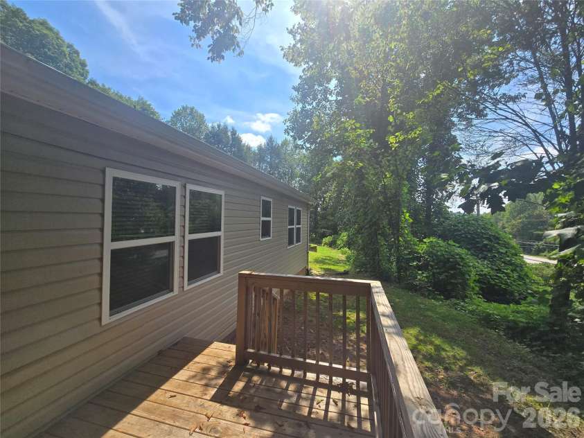 182 US 221 Business Extension, Marion, NC 28752.  MLS# CAR4419854, YatesRealty ID 47959. 