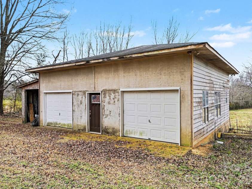 168 Jet Drive, Oakboro, NC 28129.  MLS# CAR4337519, YatesRealty ID 4796. 