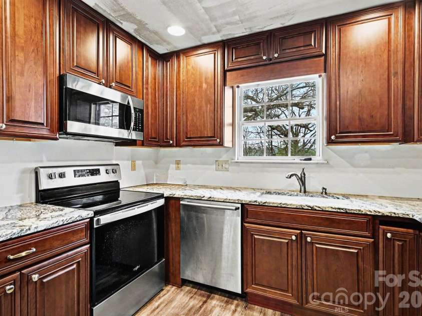 168 Jet Drive, Oakboro, NC 28129.  MLS# CAR4337519, YatesRealty ID 4796. 