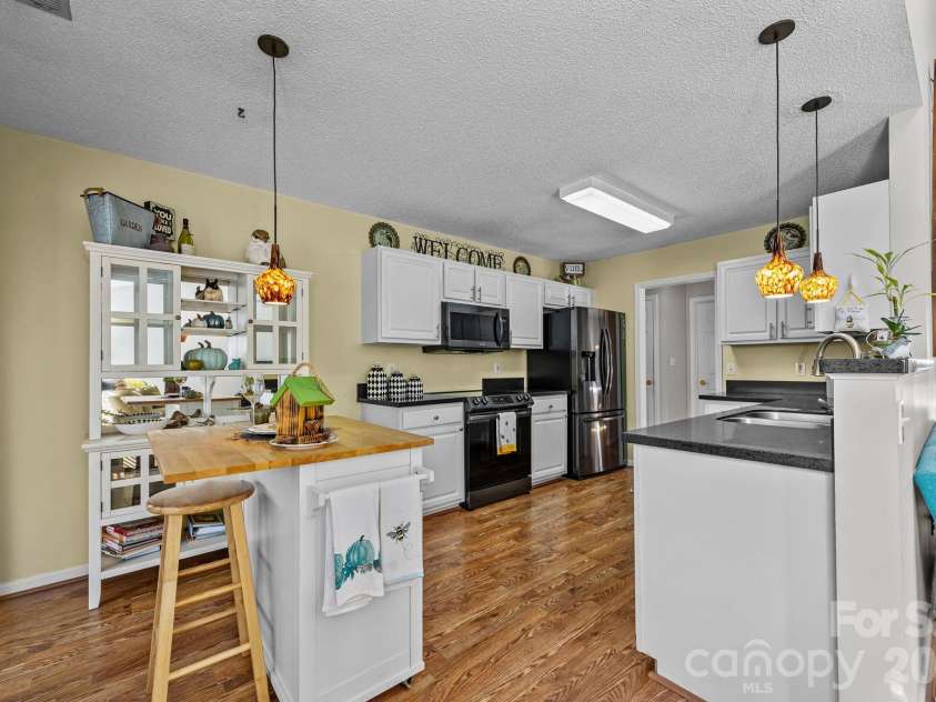 255 Stonehollow Road, Fletcher, NC 28732.  MLS# CAR4320465, YatesRealty ID 4796. 