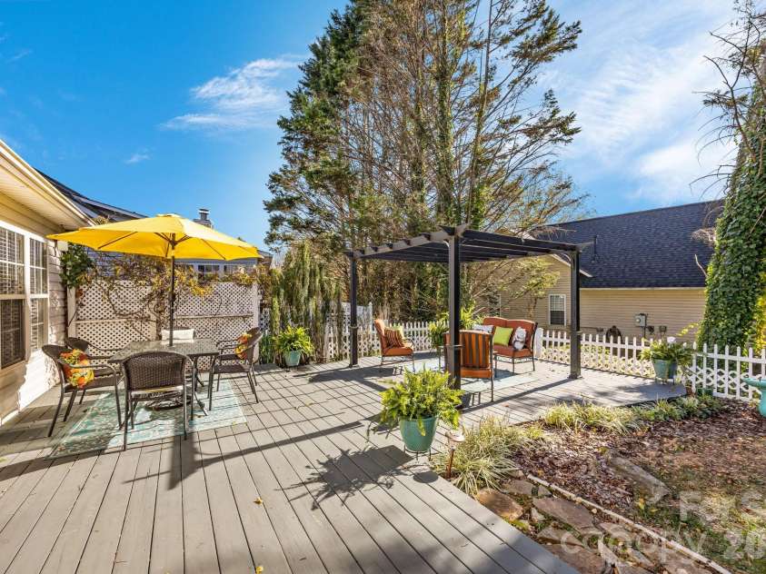 255 Stonehollow Road, Fletcher, NC 28732.  MLS# CAR4320465, YatesRealty ID 4796. Amazing
