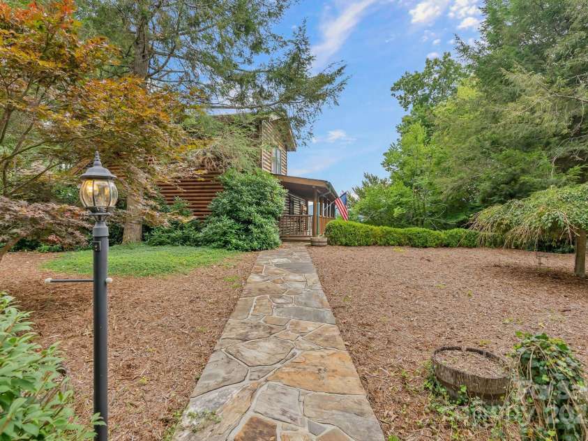 90 Forest Ridge Road, Burnsville, NC 28714.  MLS# CAR4176437, YatesRealty ID 4796. 90 Forest Ridge Rd