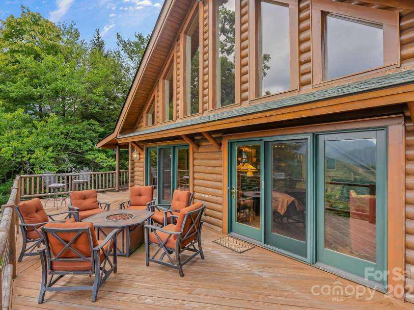 90 Forest Ridge Road, Burnsville, NC 28714.  MLS# CAR4176437, YatesRealty ID 4796. Deck Area