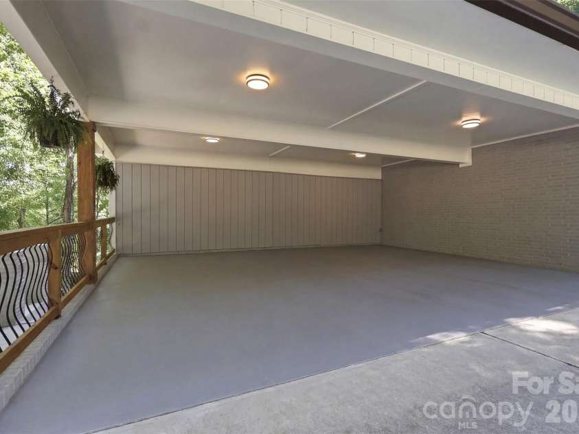 334 Country Lane, Mocksville, NC 27028.  MLS# CAR4420945, YatesRealty ID 47960. 