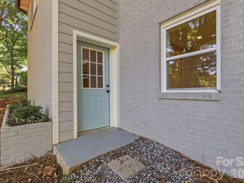 334 Country Lane, Mocksville, NC 27028.  MLS# CAR4420945, YatesRealty ID 47960. 