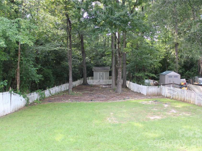 7508 Blythwood Lane, Charlotte, NC 28227.  MLS# CAR4419850, YatesRealty ID 47961. 