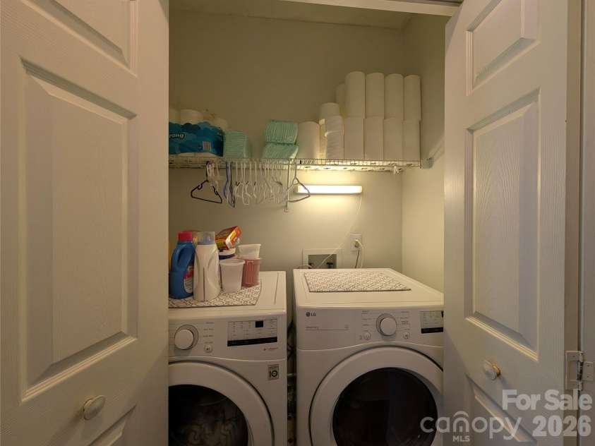 7508 Blythwood Lane, Charlotte, NC 28227.  MLS# CAR4419850, YatesRealty ID 47961. 