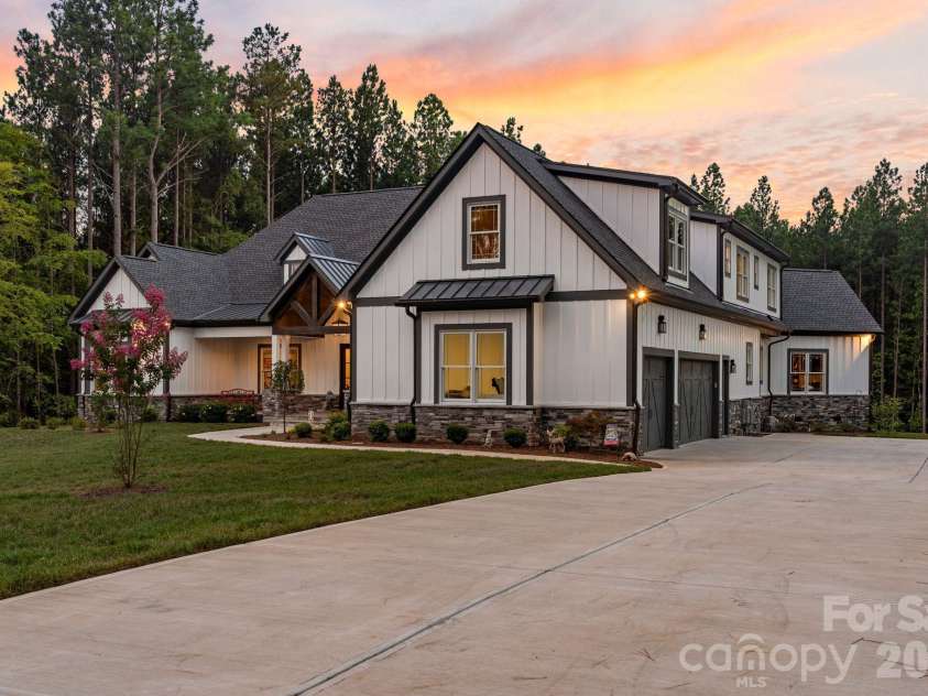 154 Emerald Creek Drive, Troutman, NC 28166.  MLS# CAR4414712, YatesRealty ID 47962. 