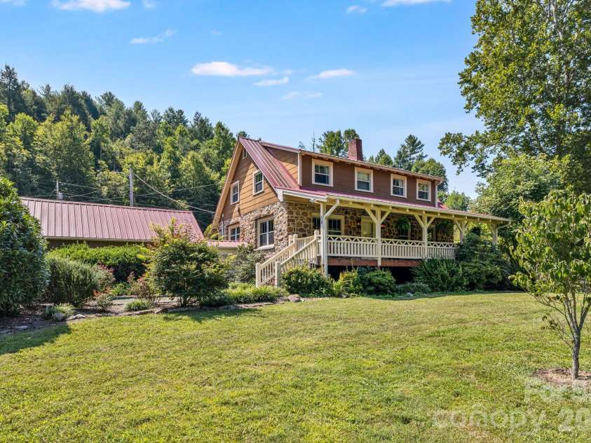 58 Guntertown Road, Marshall, NC 28753.  MLS# CAR4418094, YatesRealty ID 47965. Main House