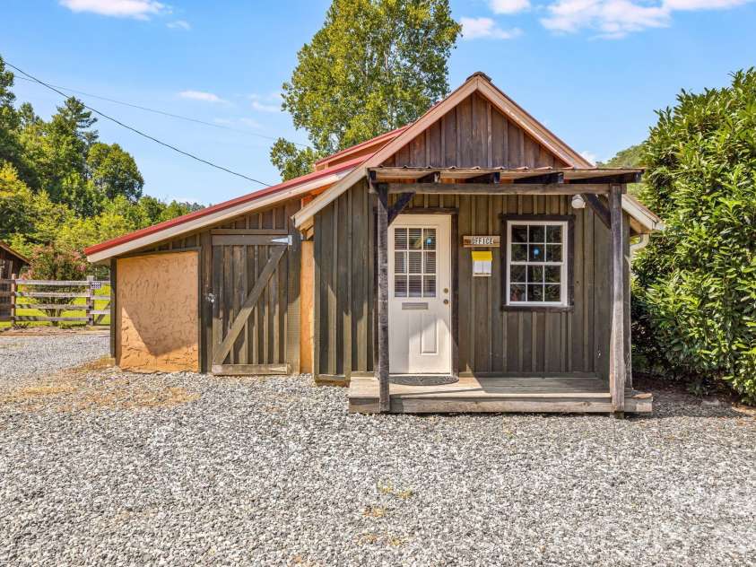 58 Guntertown Road, Marshall, NC 28753.  MLS# CAR4418094, YatesRealty ID 47965. Office