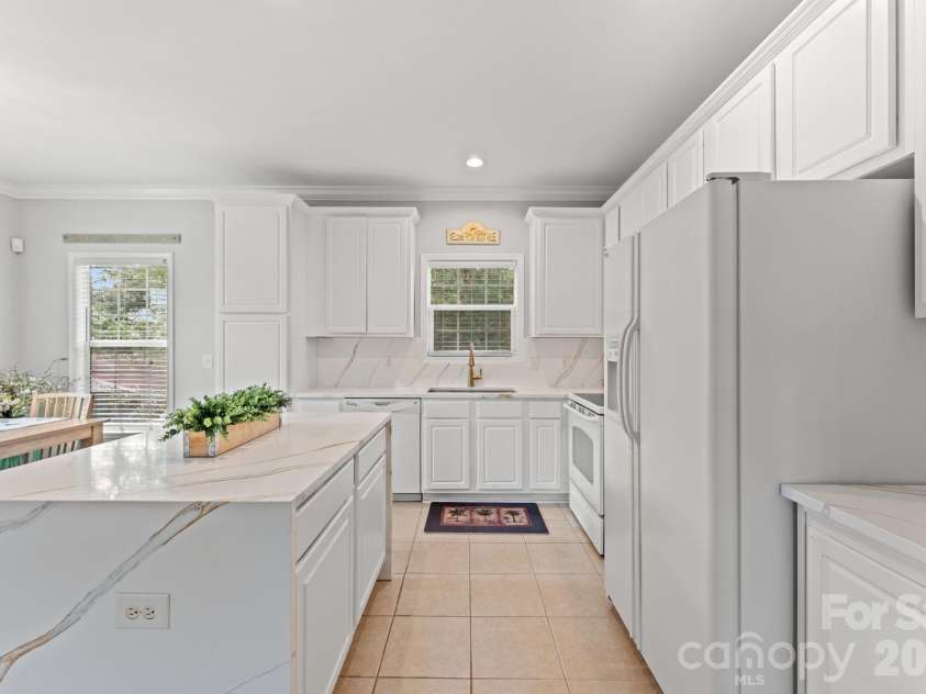 2009 Hillside Drive, North Myrtle Beach, SC 29582.  MLS# CAR4419715, YatesRealty ID 47967. 