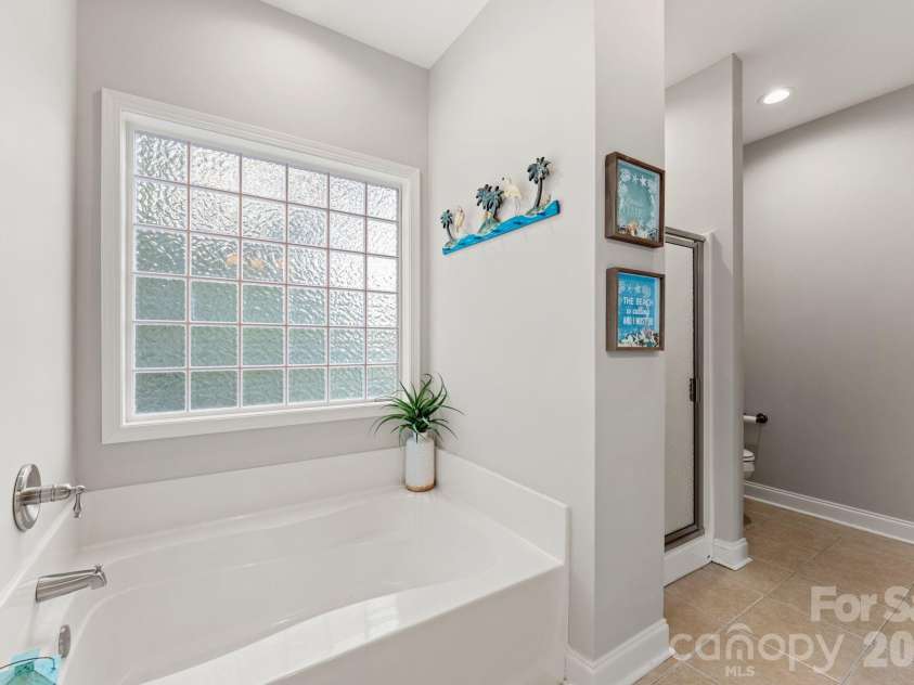 2009 Hillside Drive, North Myrtle Beach, SC 29582.  MLS# CAR4419715, YatesRealty ID 47967. 