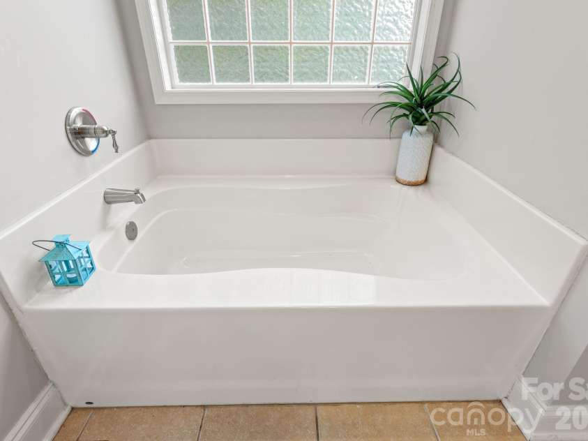 2009 Hillside Drive, North Myrtle Beach, SC 29582.  MLS# CAR4419715, YatesRealty ID 47967. 