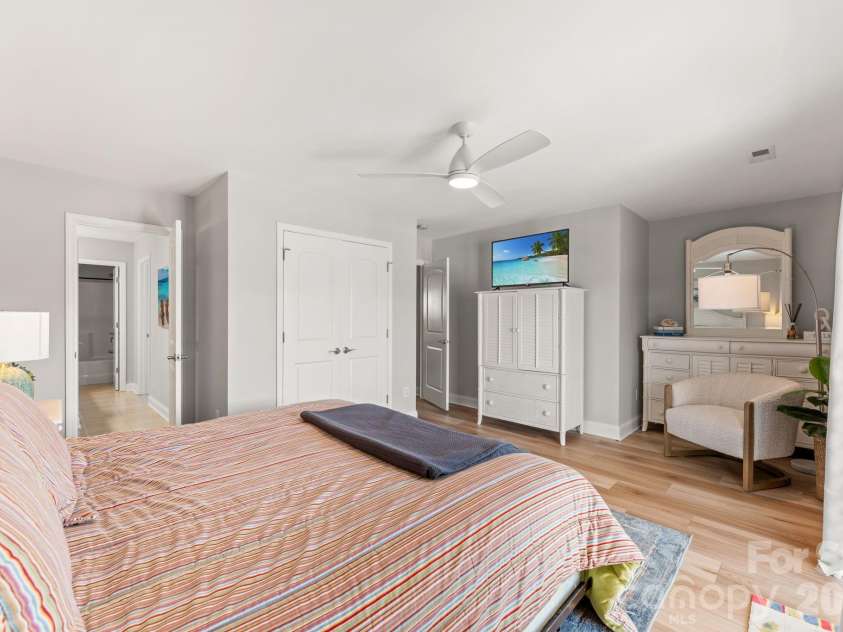 2009 Hillside Drive, North Myrtle Beach, SC 29582.  MLS# CAR4419715, YatesRealty ID 47967. 