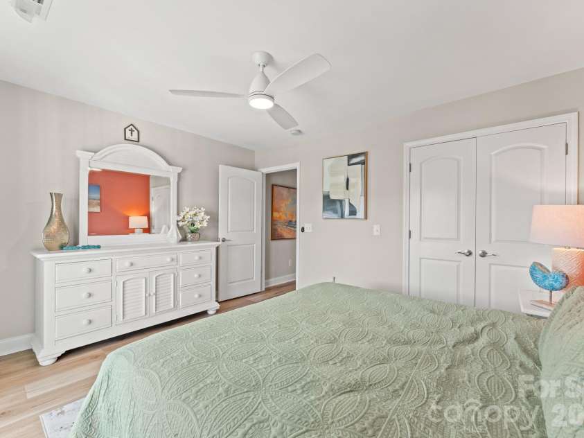2009 Hillside Drive, North Myrtle Beach, SC 29582.  MLS# CAR4419715, YatesRealty ID 47967. 