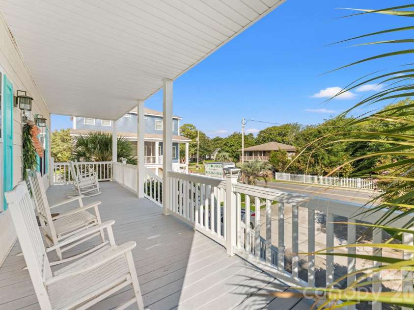 2009 Hillside Drive, North Myrtle Beach, SC 29582.  MLS# CAR4419715, YatesRealty ID 47967. 