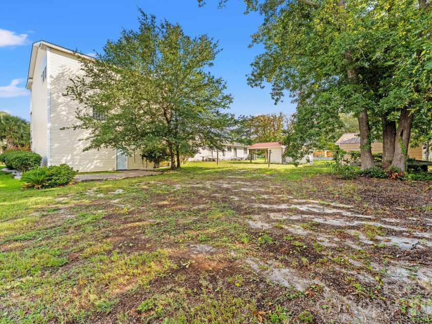 2009 Hillside Drive, North Myrtle Beach, SC 29582.  MLS# CAR4419715, YatesRealty ID 47967. 
