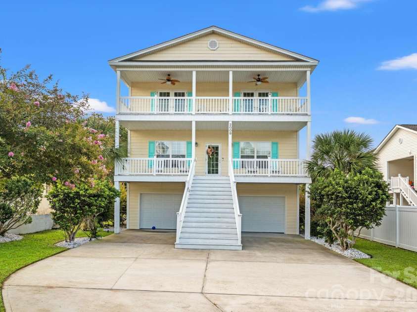 2009 Hillside Drive, North Myrtle Beach, SC 29582.  MLS# CAR4419715, YatesRealty ID 47967. 