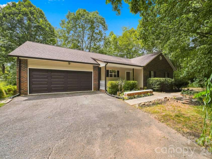 220 5th Street, Conover, NC 28613.  MLS# CAR4417822, YatesRealty ID 47968. 