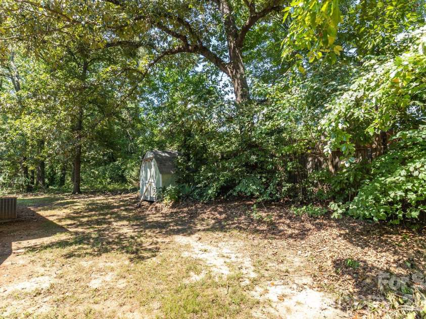 1719 Oneka Avenue, High Point, NC 27260.  MLS# CAR4418003, YatesRealty ID 47969. 