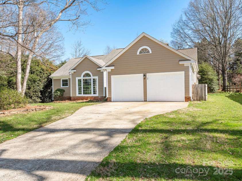 9307 Harlow Creek Road, Huntersville, NC 28078.  MLS# CAR4234122, YatesRealty ID 4797. 