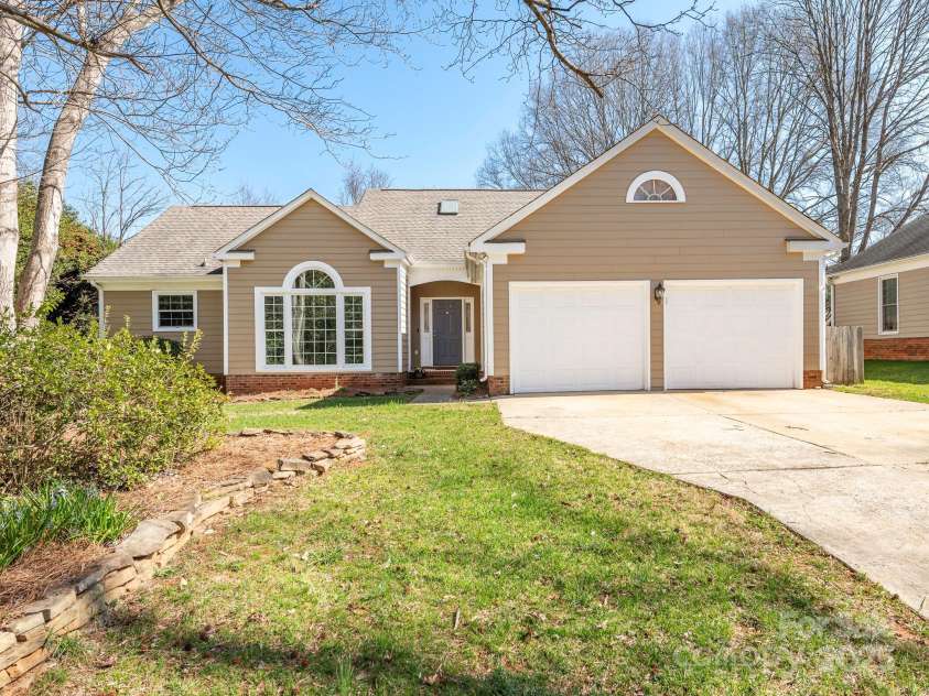 9307 Harlow Creek Road, Huntersville, NC 28078.  MLS# CAR4234122, YatesRealty ID 4797. 