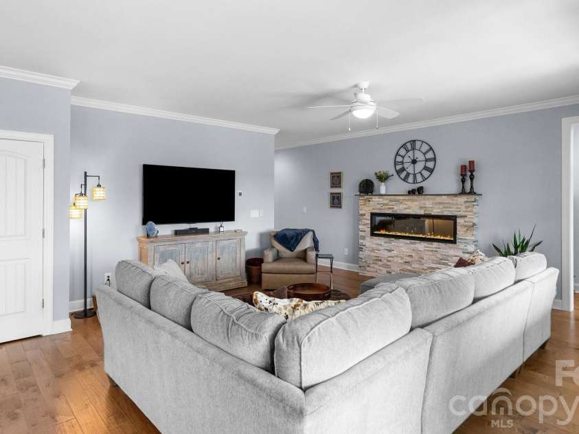 5262 Looking Glass Trail, Denver, NC 28037.  MLS# CAR4417397, YatesRealty ID 47970. 